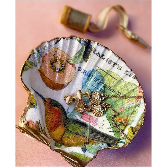 Oyster Jewelry Dish - Picture 3 of 4